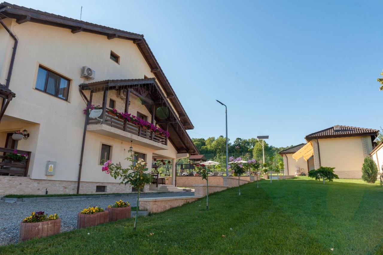 Pensiunea Gabriel Corcova Exterior photo